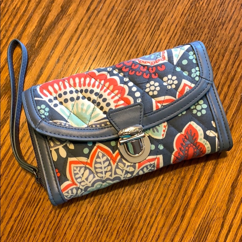 Vera Bradley Wallet/Wristlet